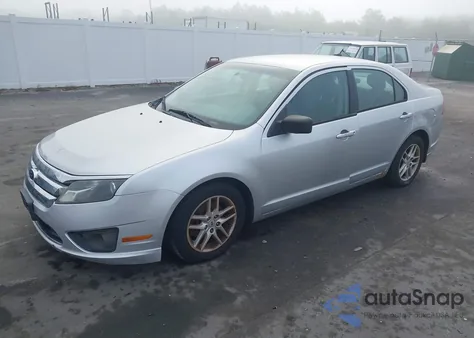 2012 Ford Fusion S из США, поврежденный, VIN 3FAHP0GA6CR184934